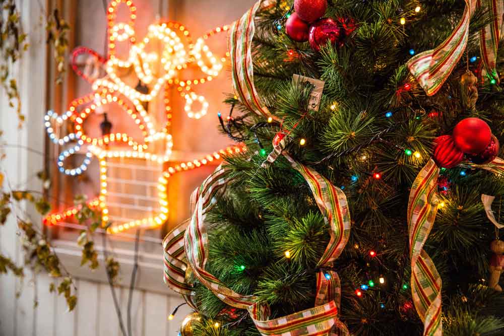 9 Accessories to Deck Your Home With For Christmas
